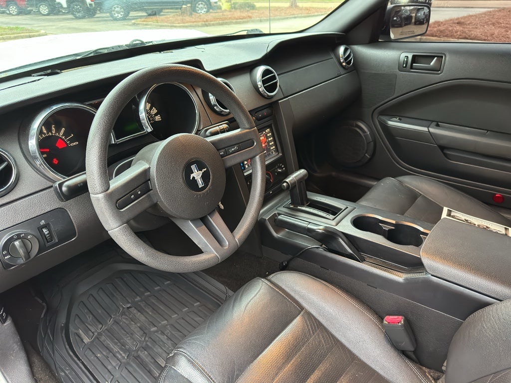 2005 Ford Mustang GT Deluxe