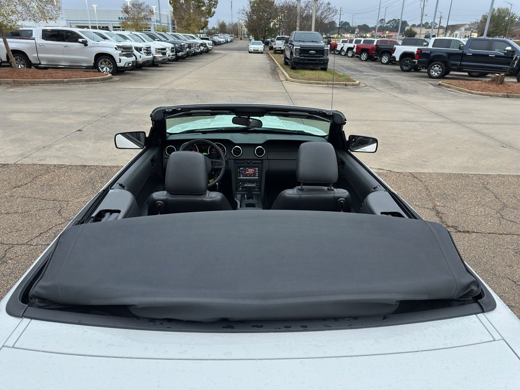 2005 Ford Mustang GT Deluxe