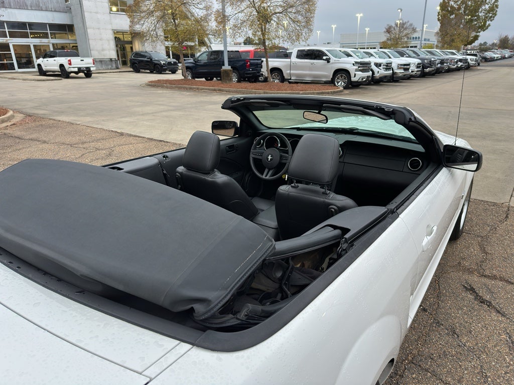 2005 Ford Mustang GT Deluxe