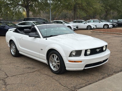 2005 Ford Mustang GT Deluxe