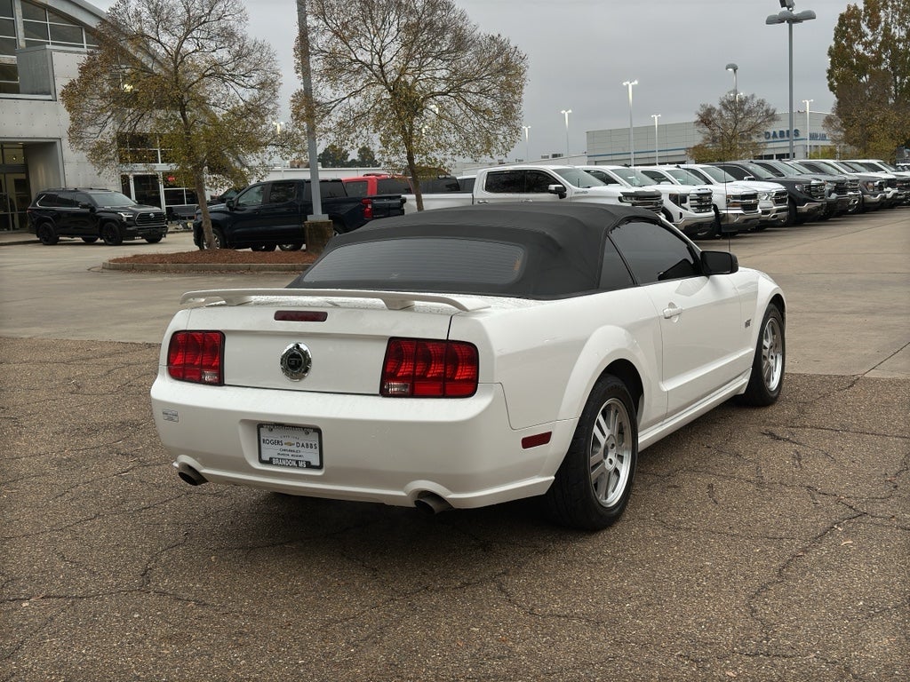 2005 Ford Mustang GT Deluxe