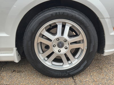 2005 Ford Mustang GT Deluxe