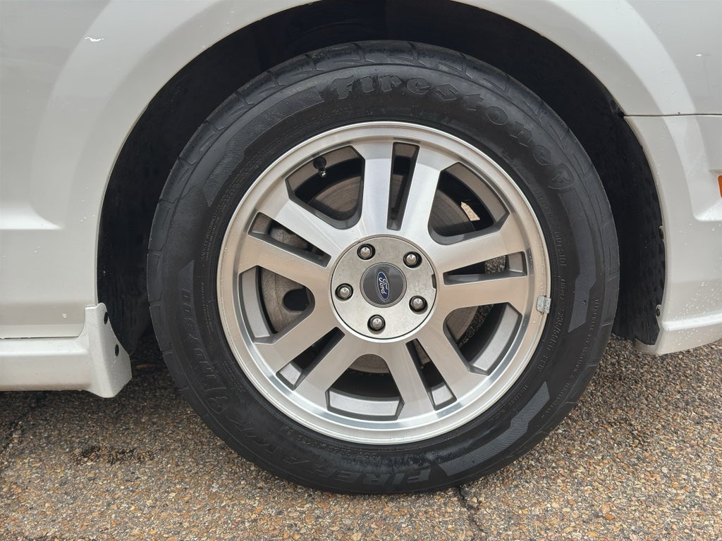 2005 Ford Mustang GT Deluxe