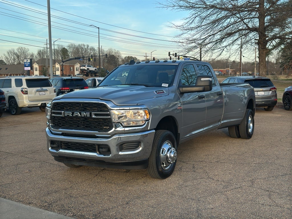 2024 RAM 3500 Tradesman Crew Cab 4x4 8' Box