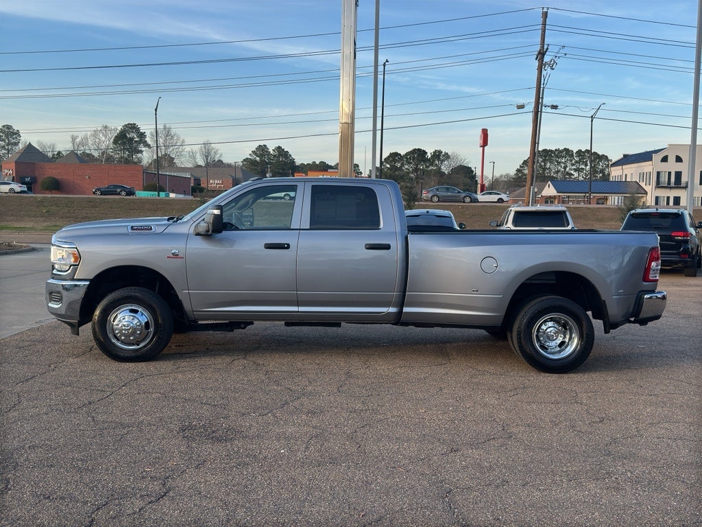 2024 RAM 3500 Tradesman Crew Cab 4x4 8' Box
