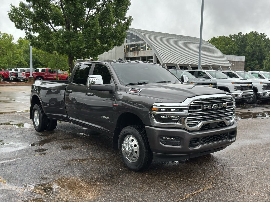 2026 RAM 3500 Laramie Crew Cab 4x4 8' Box