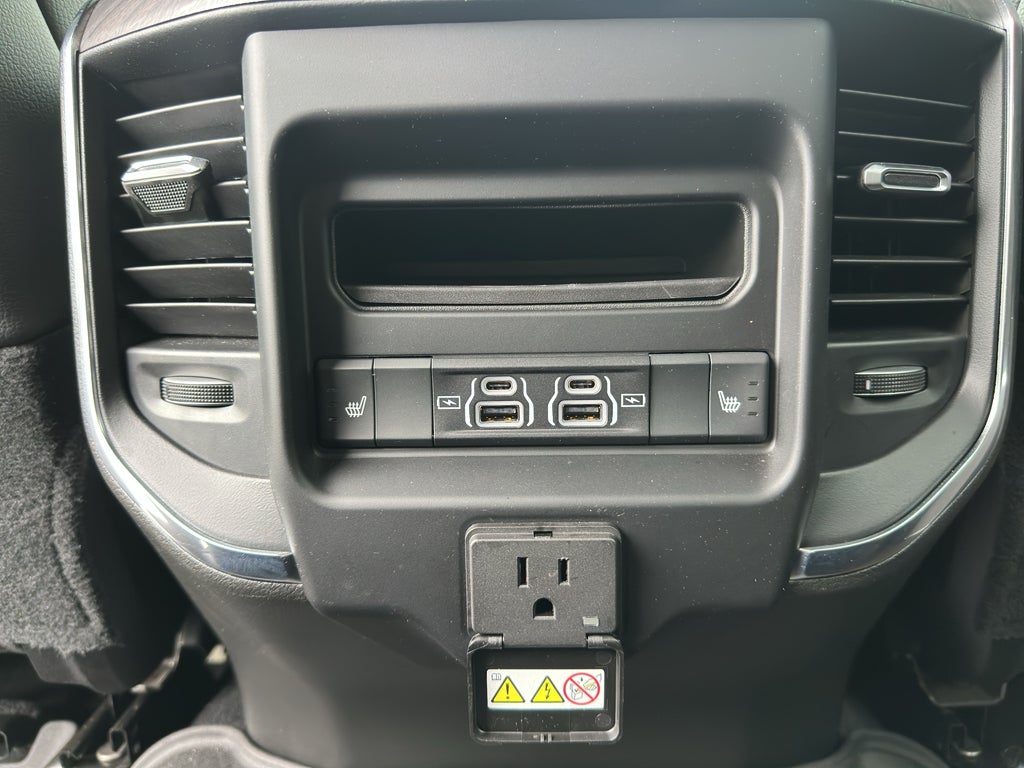 2026 RAM 3500 Laramie Crew Cab 4x4 8' Box