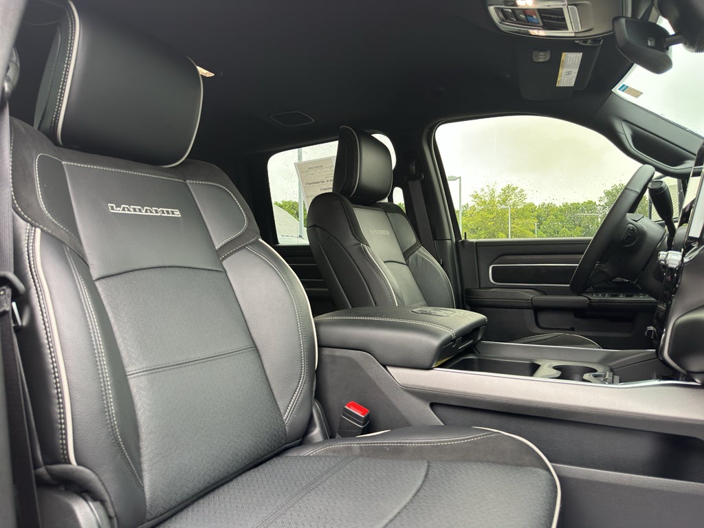 2026 RAM 3500 Laramie Crew Cab 4x4 8' Box