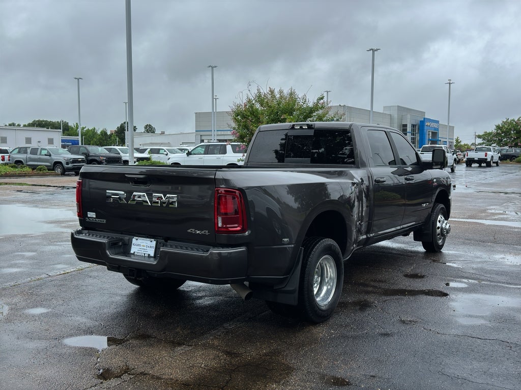 2026 RAM 3500 Laramie Crew Cab 4x4 8' Box