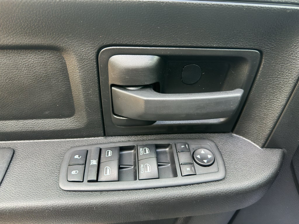 2019 RAM 1500 Classic Tradesman Crew Cab 4x2 5'7" Box