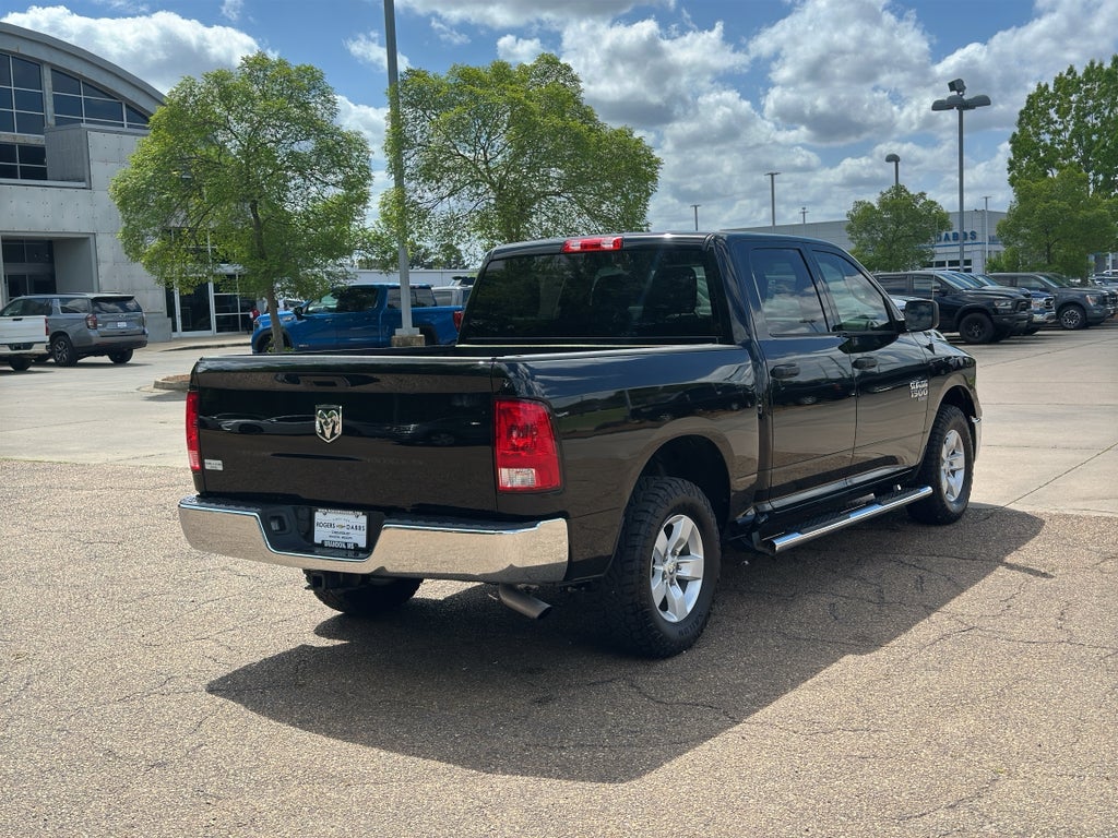 2019 RAM 1500 Classic Tradesman Crew Cab 4x2 5'7" Box
