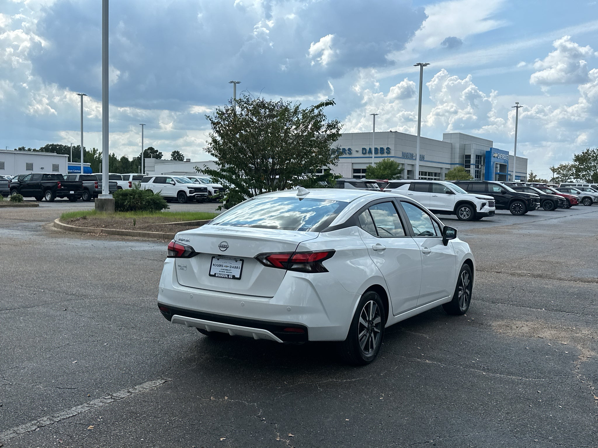 2025 Nissan Versa SV