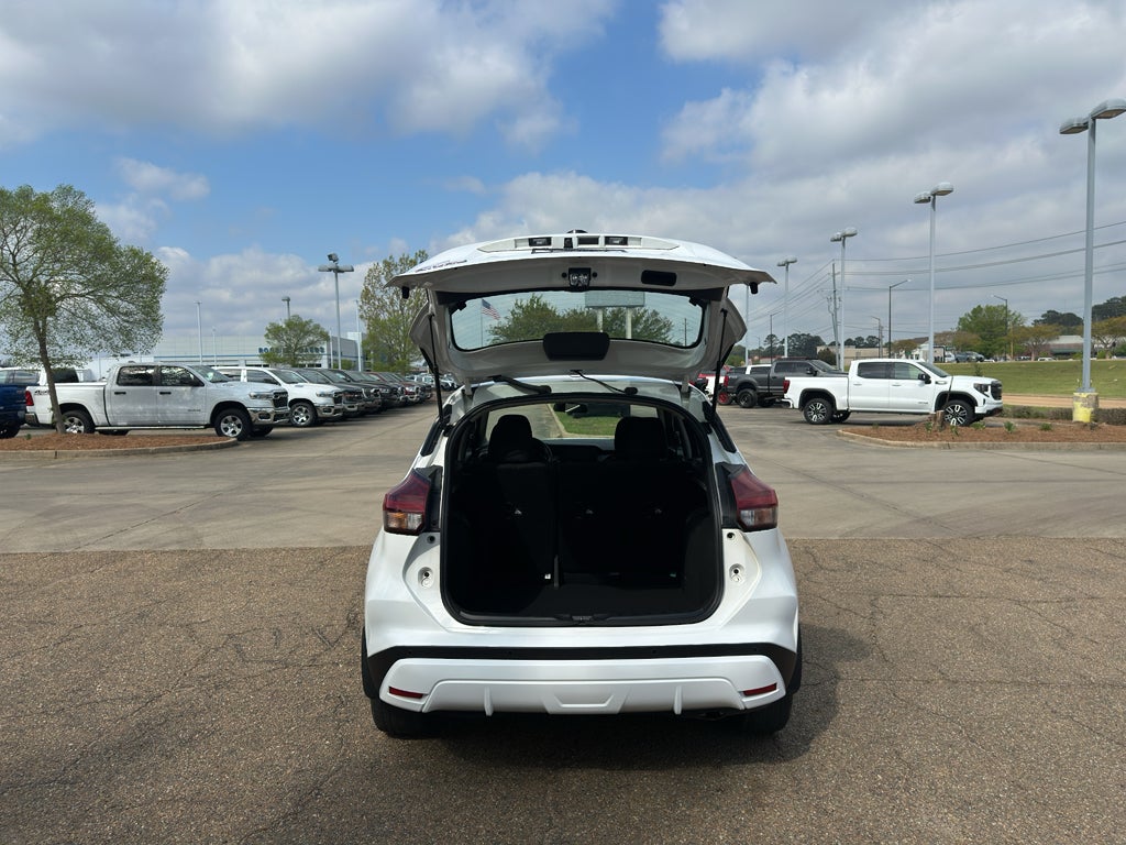 2023 Nissan Kicks S Xtronic CVT