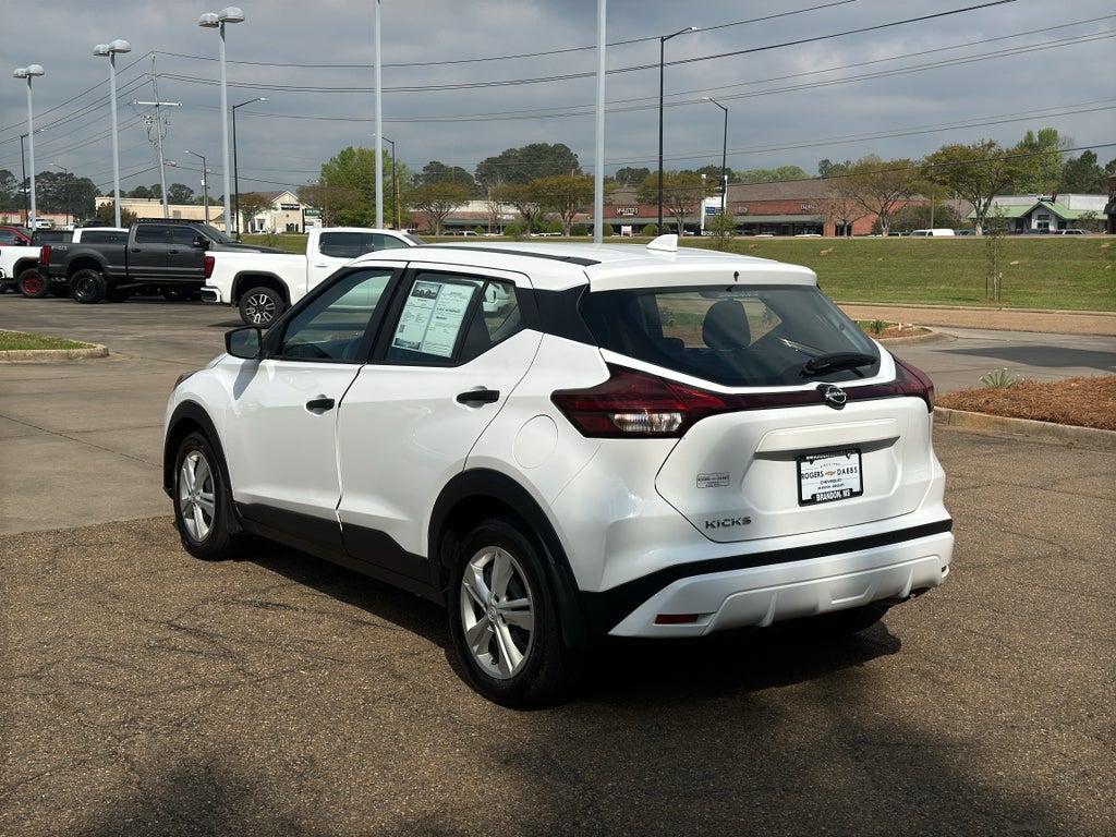 2023 Nissan Kicks S Xtronic CVT