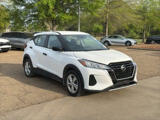 2023 Nissan Kicks S Xtronic CVT