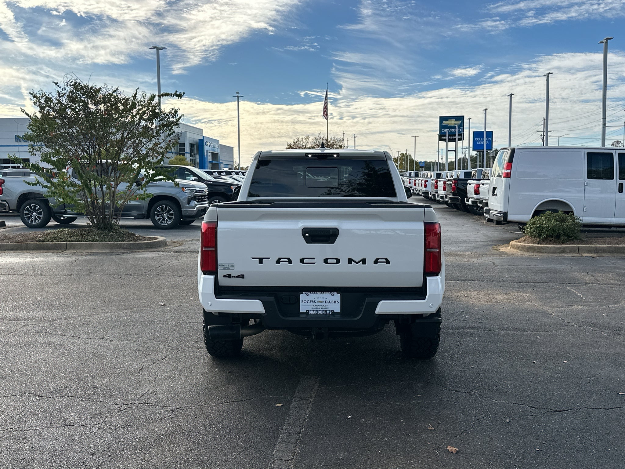 2024 Toyota Tacoma 4WD SR5