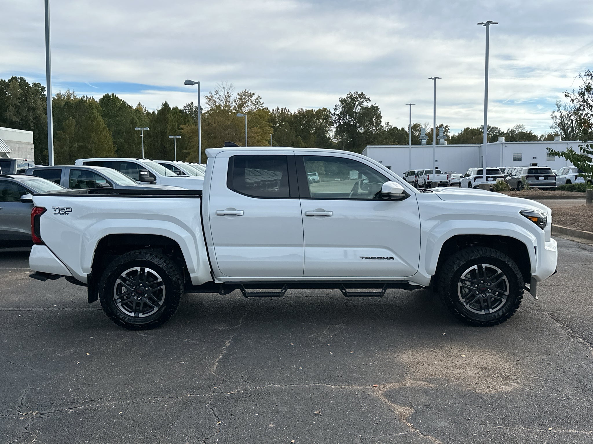 2024 Toyota Tacoma 4WD SR5