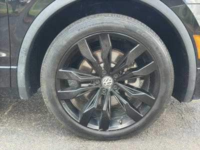 2021 Volkswagen Tiguan 2.0T SE R-Line Black