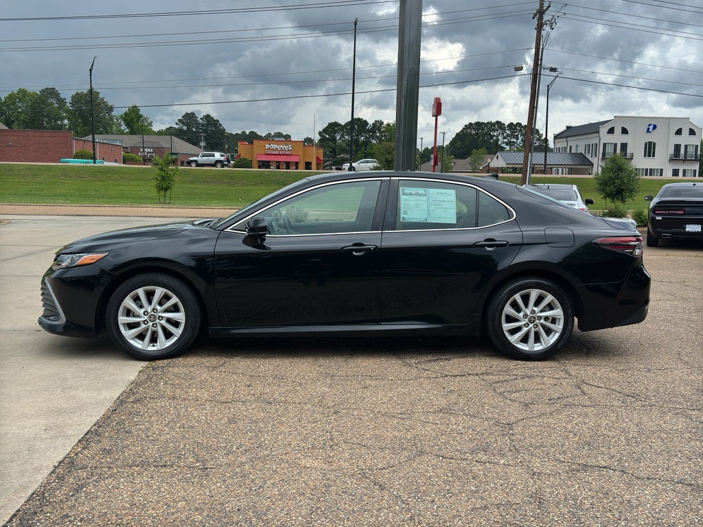 2022 Toyota Camry LE
