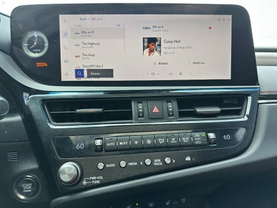 2023 Lexus ES 350 F SPORT Handling