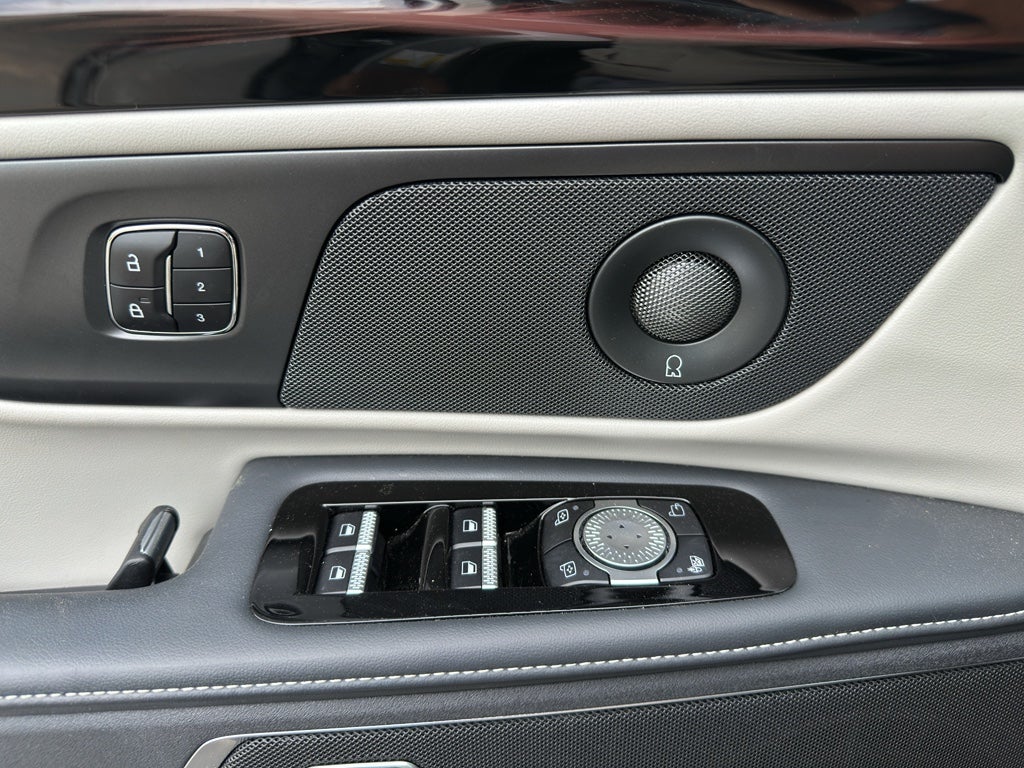 2025 Lincoln Nautilus Reserve