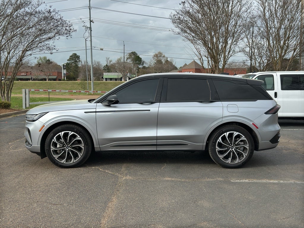 2025 Lincoln Nautilus Reserve
