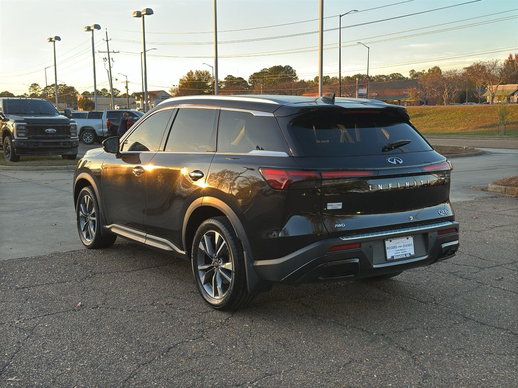 2023 INFINITI QX60 LUXE AWD