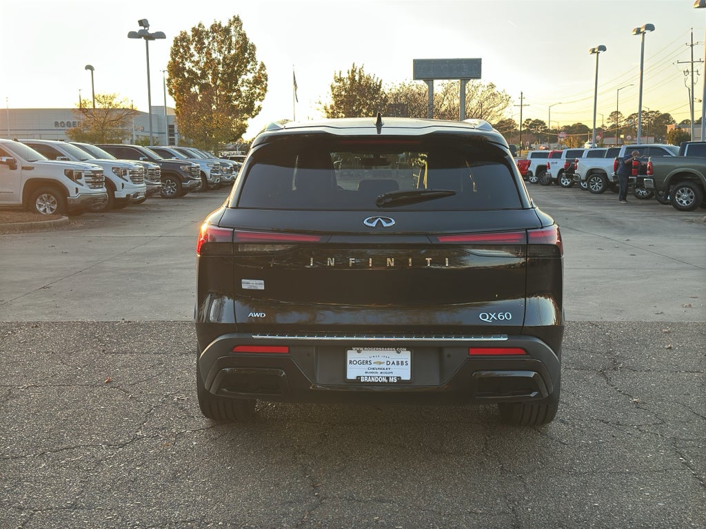 2023 INFINITI QX60 LUXE AWD