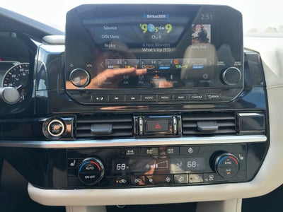 2024 Nissan Pathfinder SL FWD