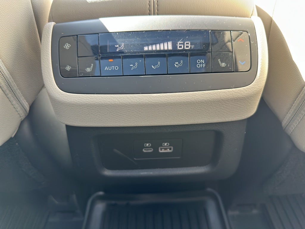 2024 Nissan Pathfinder SL FWD