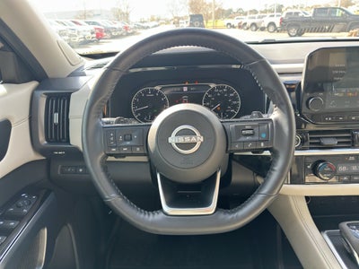 2024 Nissan Pathfinder SL FWD