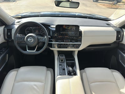 2024 Nissan Pathfinder SL FWD