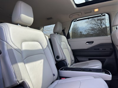 2024 Nissan Pathfinder SL FWD