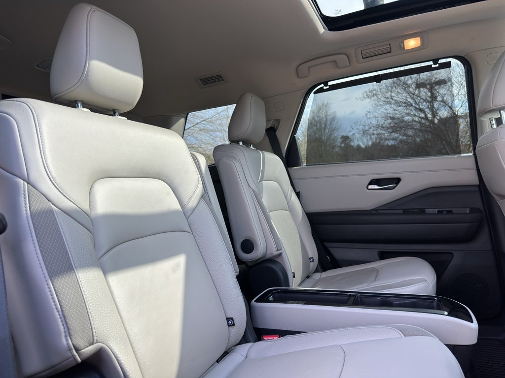 2024 Nissan Pathfinder SL FWD