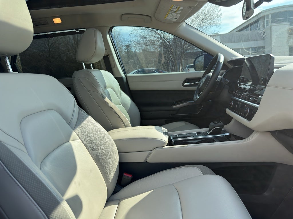 2024 Nissan Pathfinder SL FWD