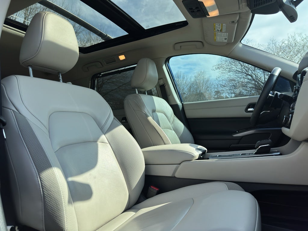 2024 Nissan Pathfinder SL FWD