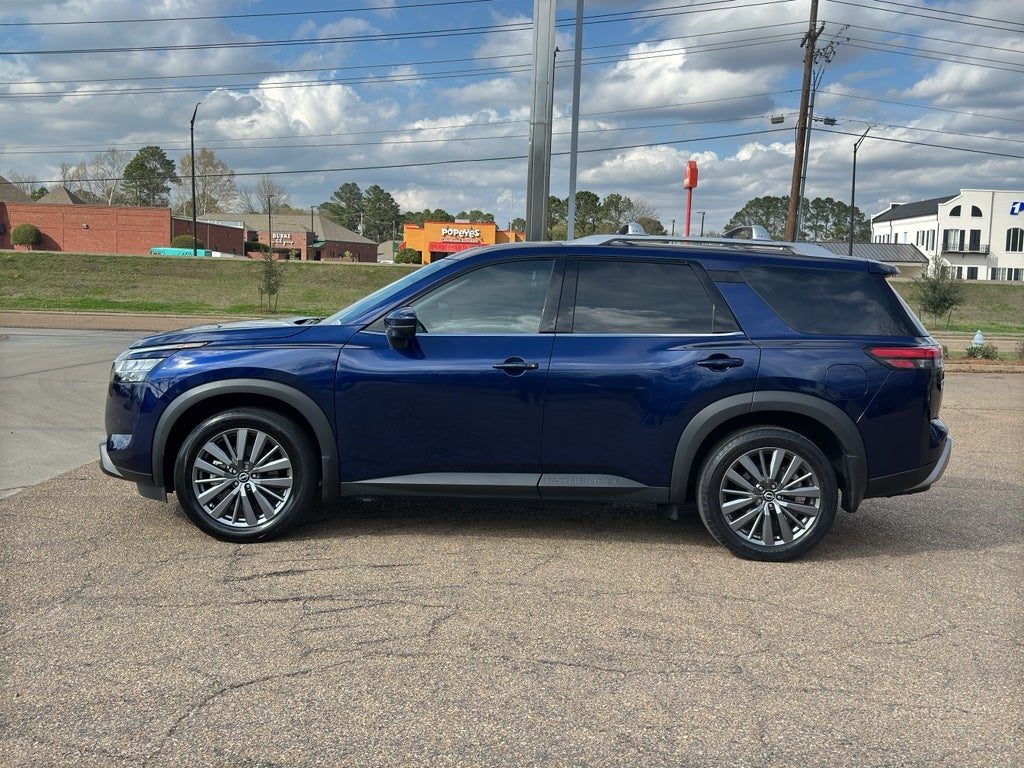 2024 Nissan Pathfinder SL FWD