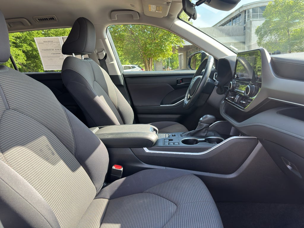 2024 Toyota Highlander LE