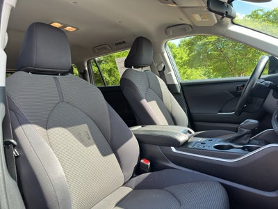 2024 Toyota Highlander LE