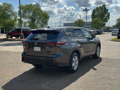 2024 Toyota Highlander LE