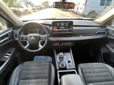 2022 Mitsubishi Outlander SE