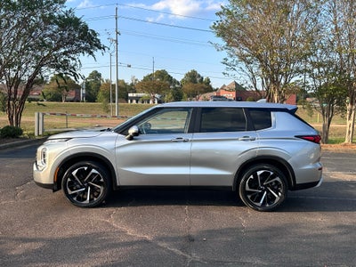 2022 Mitsubishi Outlander SE