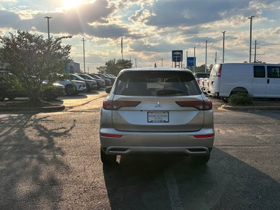2022 Mitsubishi Outlander SE