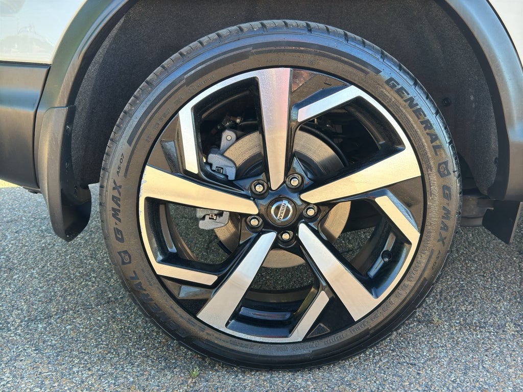 2022 Nissan Rogue Sport SL FWD Xtronic CVT