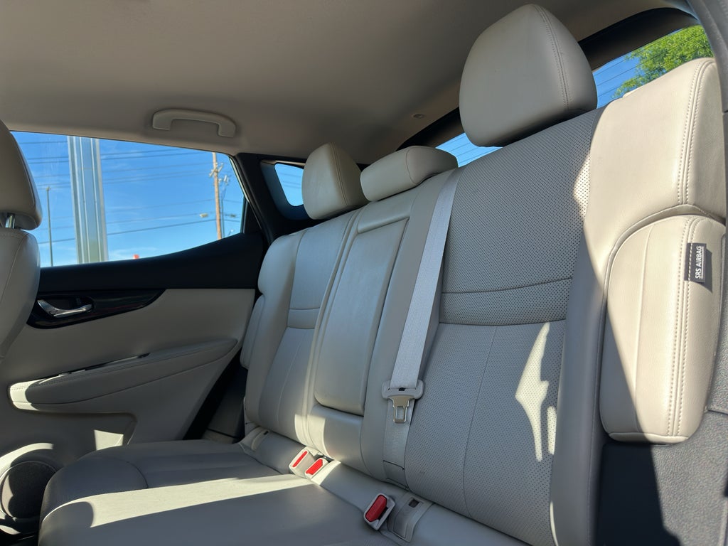 2022 Nissan Rogue Sport SL FWD Xtronic CVT