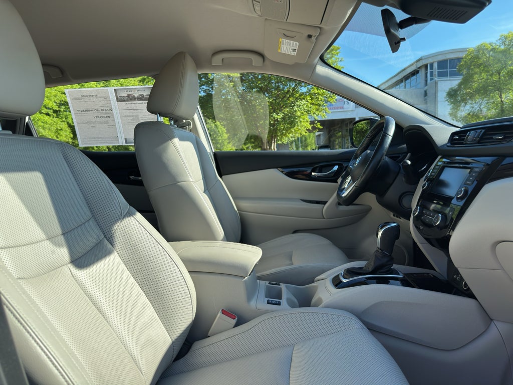 2022 Nissan Rogue Sport SL FWD Xtronic CVT