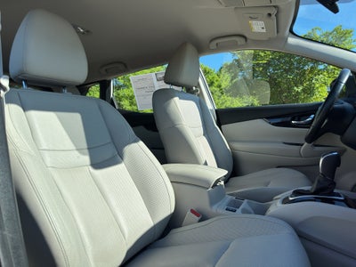 2022 Nissan Rogue Sport SL FWD Xtronic CVT