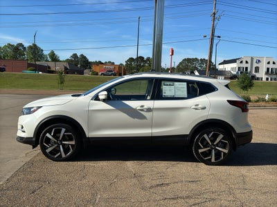 2022 Nissan Rogue Sport SL FWD Xtronic CVT