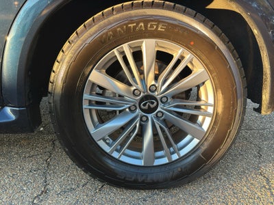 2024 INFINITI QX80 LUXE