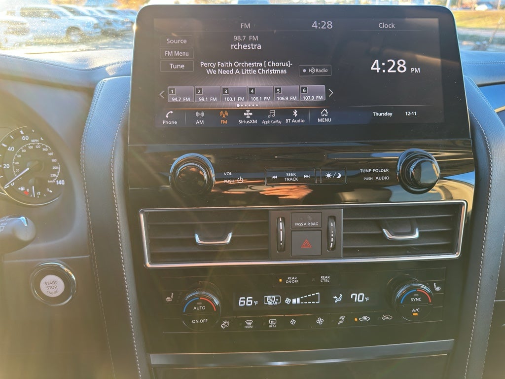 2024 INFINITI QX80 LUXE